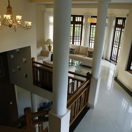Crown Hills Kandy Inn ภายนอก รูปภาพ