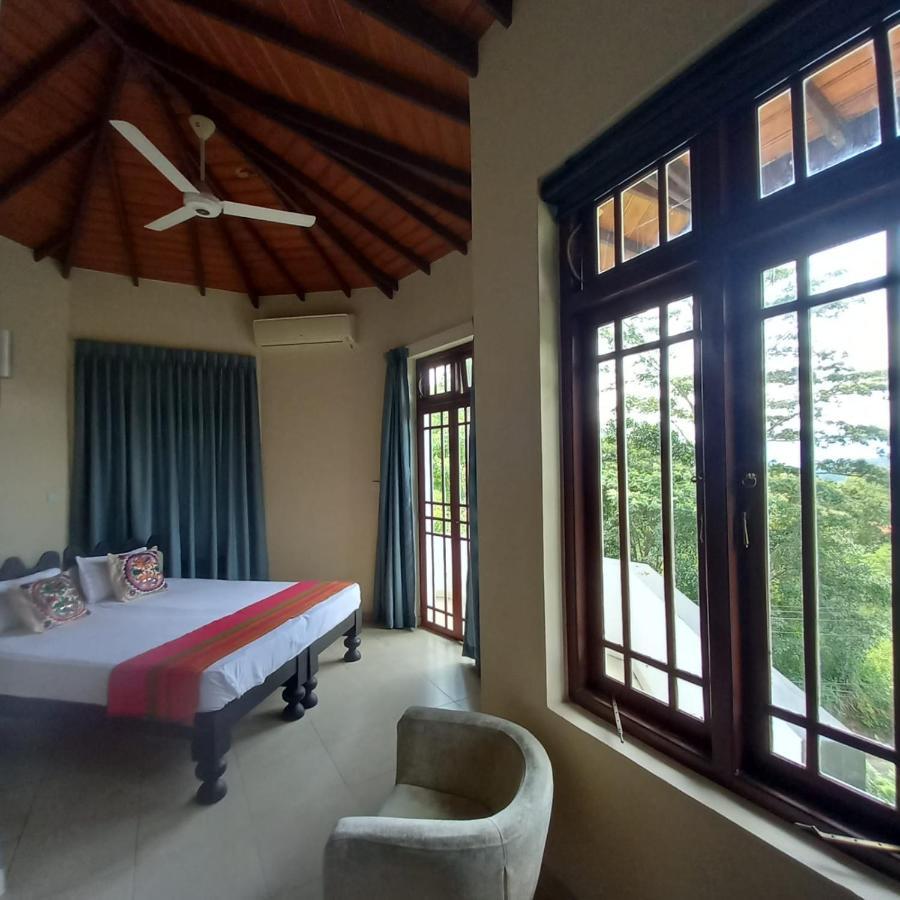 Crown Hills Kandy Inn ภายนอก รูปภาพ