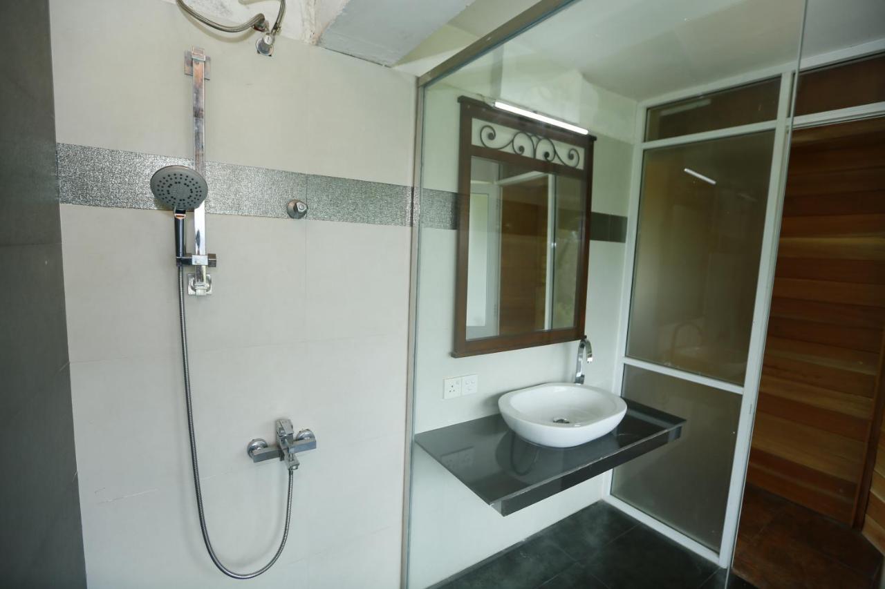 Crown Hills Kandy Inn ภายนอก รูปภาพ
