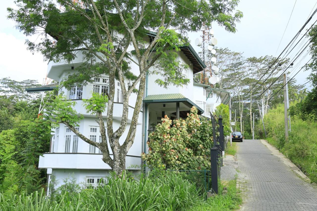 Crown Hills Kandy Inn ภายนอก รูปภาพ