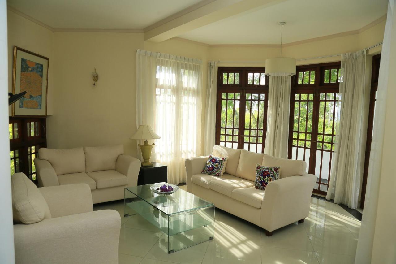 Crown Hills Kandy Inn ภายนอก รูปภาพ
