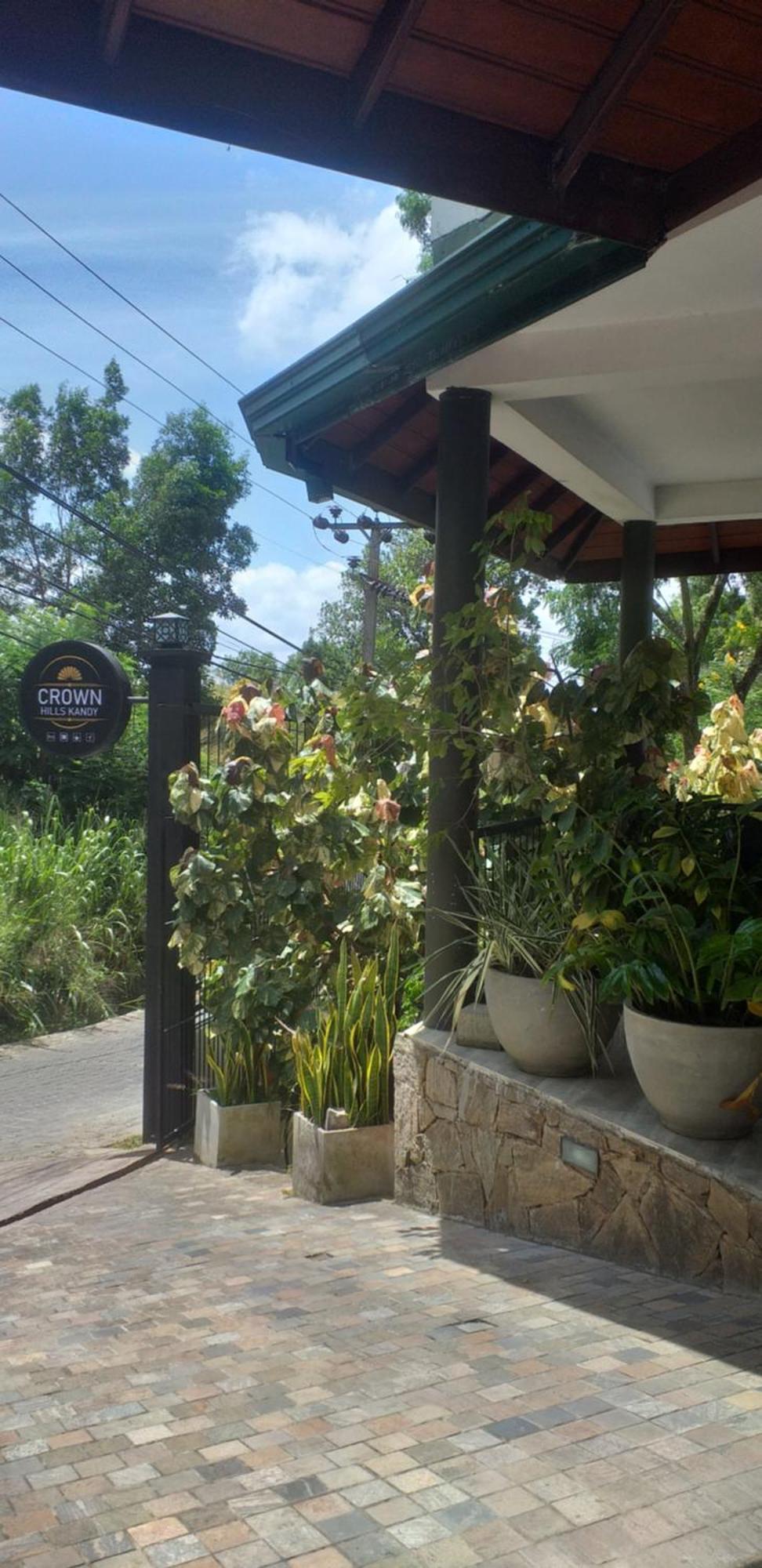 Crown Hills Kandy Inn ภายนอก รูปภาพ